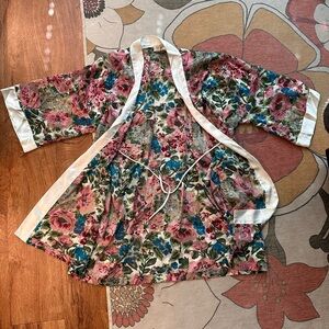 Vintage Gold Label Victorias Secret Floral Kimono/Robe. One Size.